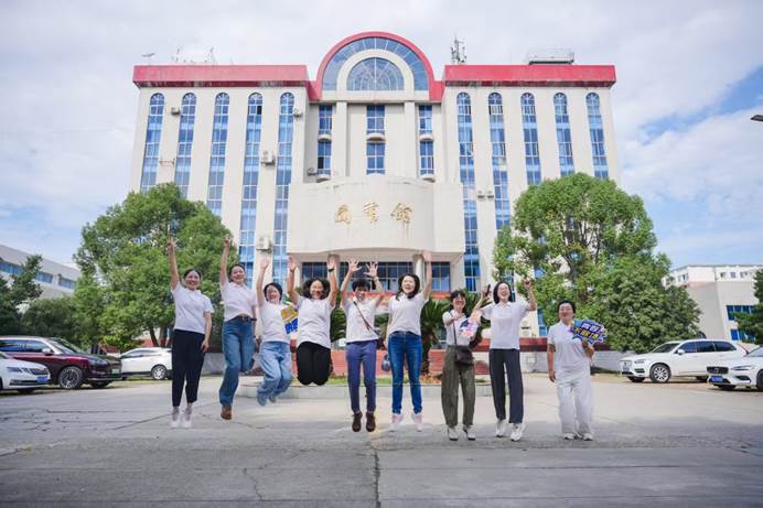 说明: G:\待处理稿件 上传稿件\2025国庆 校友返校\微信图片_20251029165610.jpg