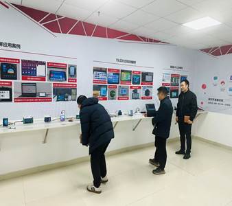 a3a2dead98654ca6b05f25112bafe04d